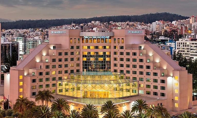 hotel marriott quito teléfono